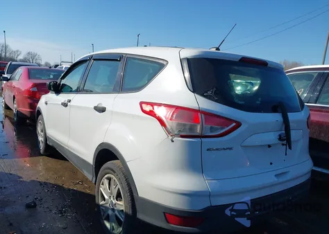 2013 Ford Escape S z USA, uszkodzony, nr VIN 1FMCU0F79DUD41073